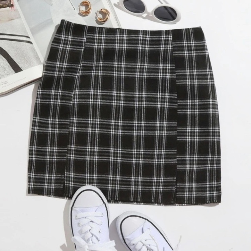 Aline black plaid skirt extra small
